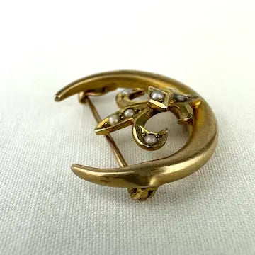 10k Gold Fleur de Lis on a Crescent Moon Brooch