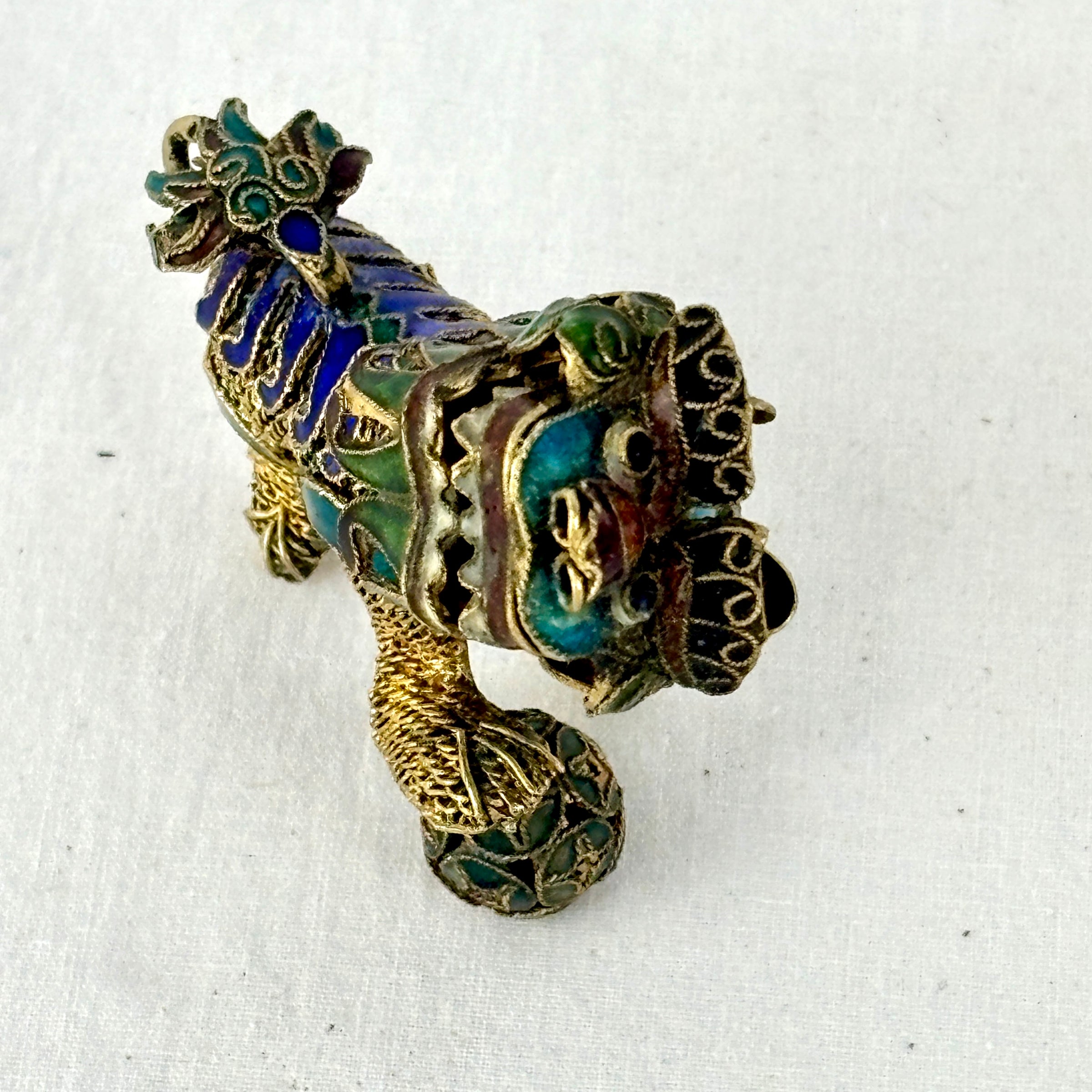 Early 20th‑Century Chinese Cloisonné Guardian Lions • Rotating Heads & Spinning Balls • Miniature Filigree Pair