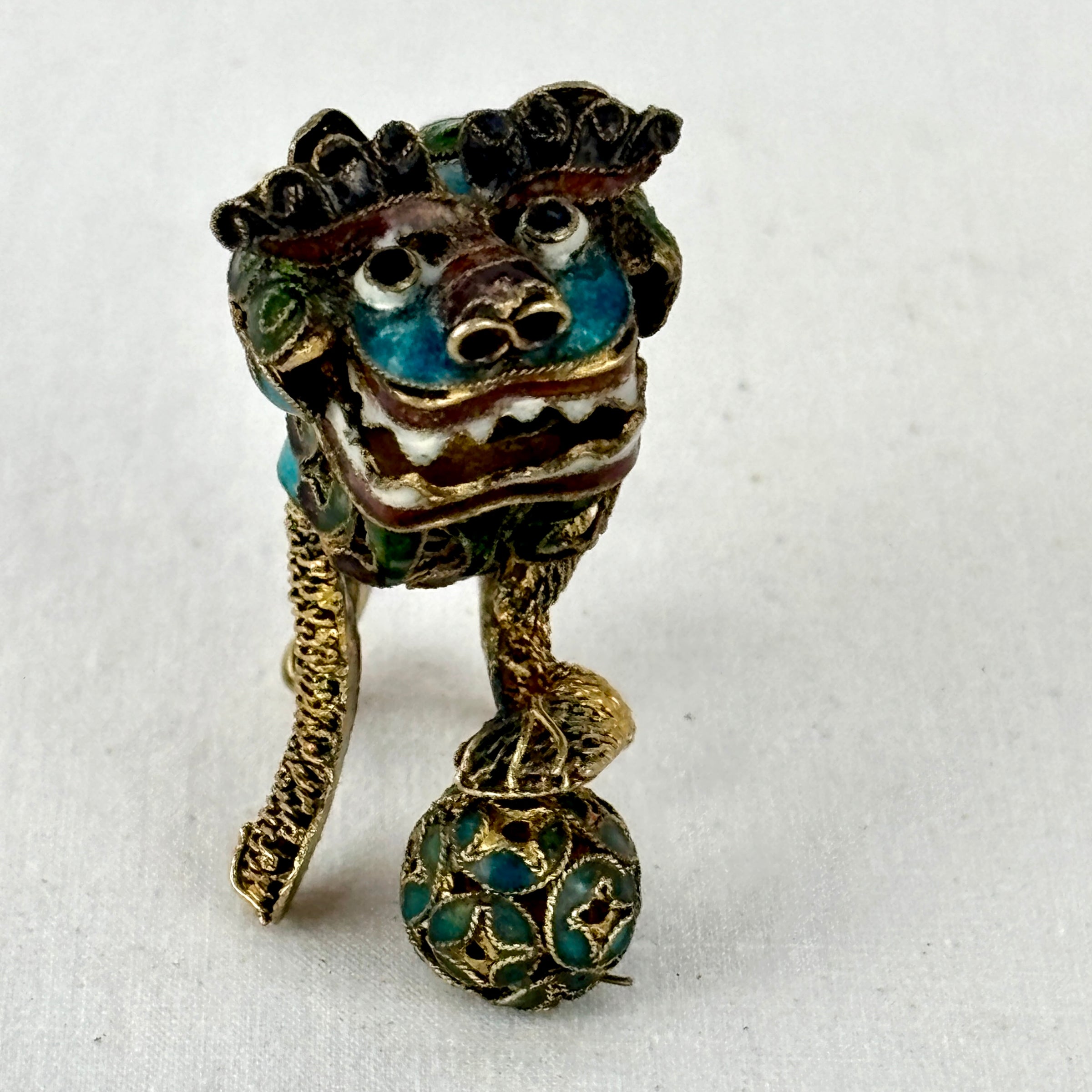 Early 20th‑Century Chinese Cloisonné Guardian Lions • Rotating Heads & Spinning Balls • Miniature Filigree Pair
