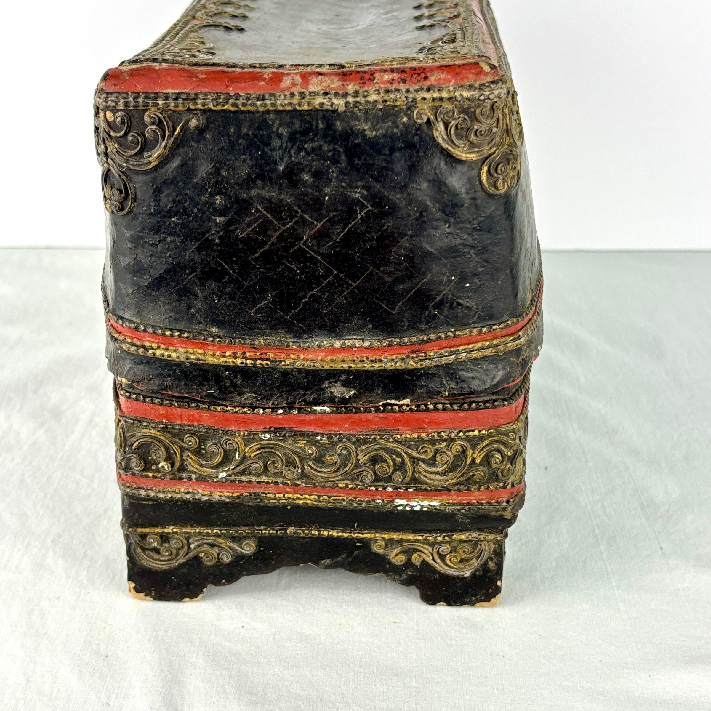 19th‑Century Burmese Gilded Lacquer Manuscript Chest – Mandalay Thayo Relief – Bamboo & Wood Construction – c.1880–1920