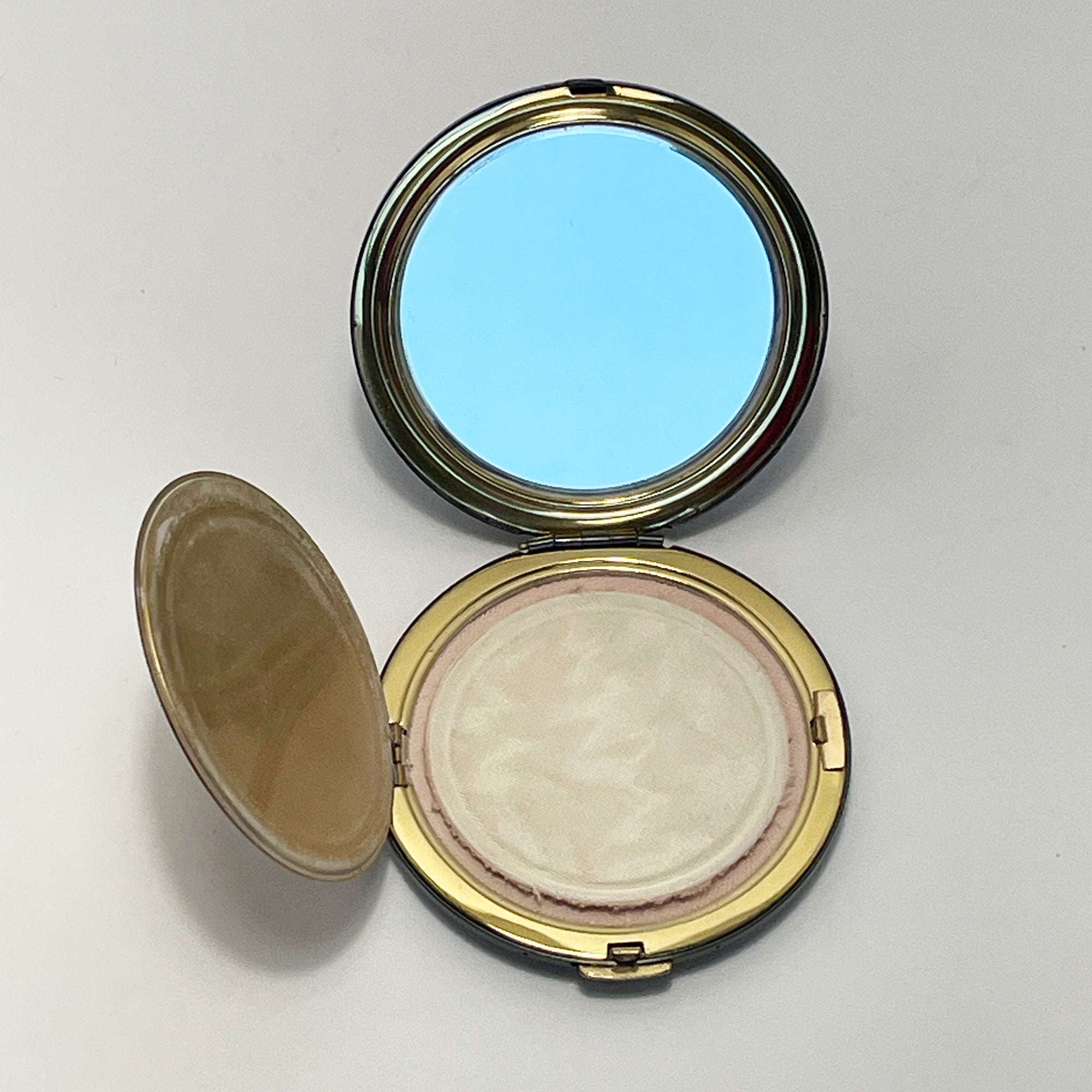 Vintage Damascene Gilded Metal Makeup Compact with Floral Motif