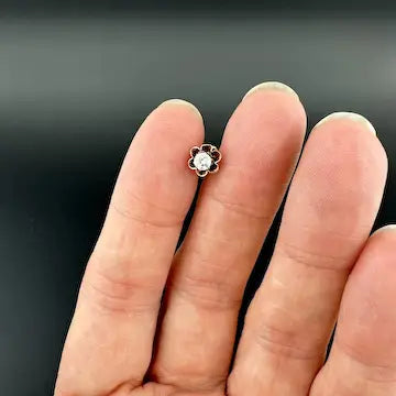 Single Vintage 10k Gold Diamond Buttercup Earring