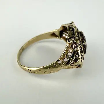 Vintage 10k Gold Filigree Garnet Ring