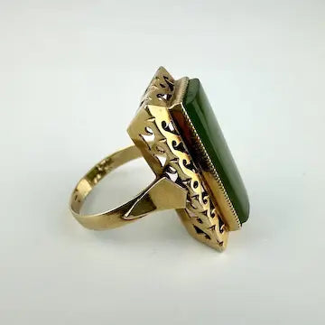 Vintage 14k Gold and Nephrite Jade Ring Size 5.25