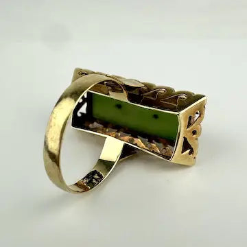 Vintage 14k Gold and Nephrite Jade Ring Size 5.25