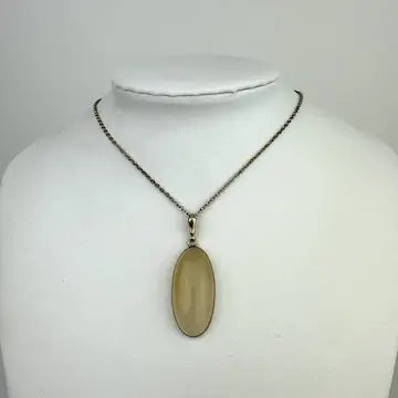 Vintage Agate Pendant Necklace 14k Gold Bezel on a 18k Gold Filled Chain