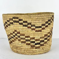 Vintage Handwoven Native American Pima Basket with Zig zag Pattern