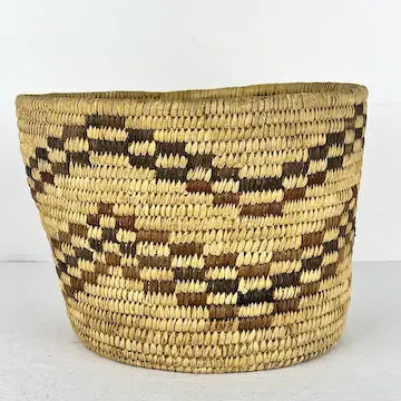Vintage Handwoven Native American Pima Basket with Zig zag Pattern