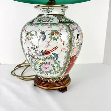 Vintage Porcelain Chinese Famille Rose Medallion Table Lamp