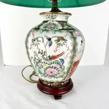 Vintage Porcelain Chinese Famille Rose Medallion Table Lamp